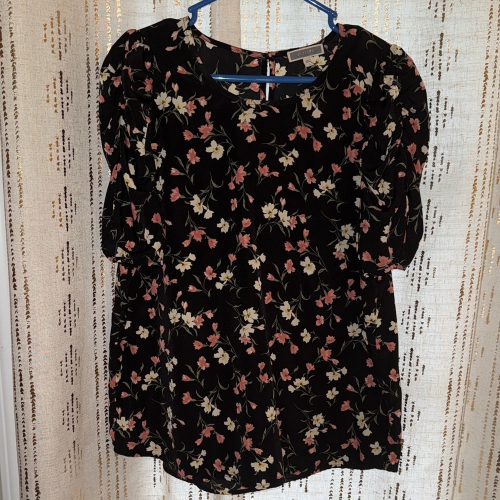 Pleione Black Floral Puff Sleeve Blouse